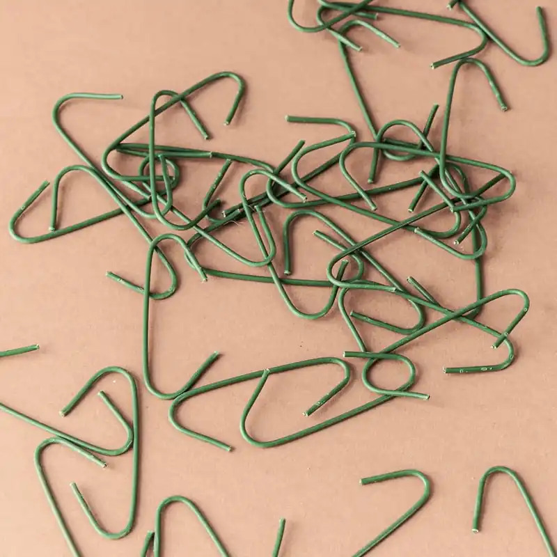 Enganches verdes para bolas y adornos de navidad Últimas Unidades