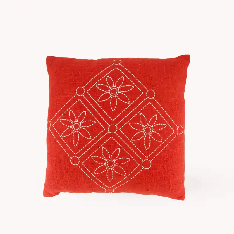 Cojín Cuadrado Bordado Flor Rojo y Blanco 45x45 cm Venta Final