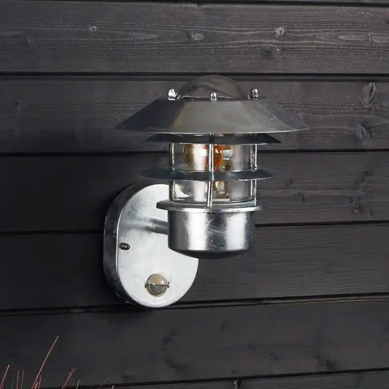 Aplique de Pared Exterior de Acero Galvanizado Stage con sensor PIR Solo Hoy