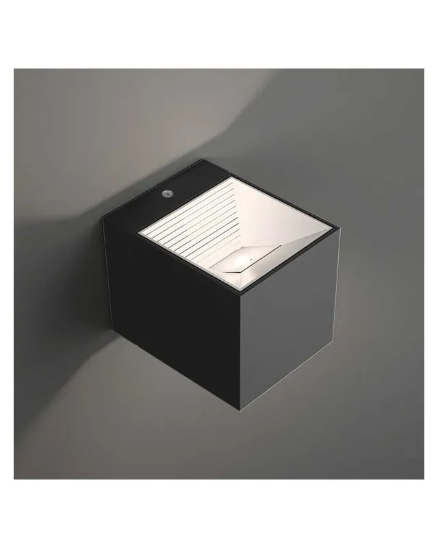 Aplique luz inferior ó superior  8cm cubo aluminio LED 7W 2700K 665Lm Gran Oferta