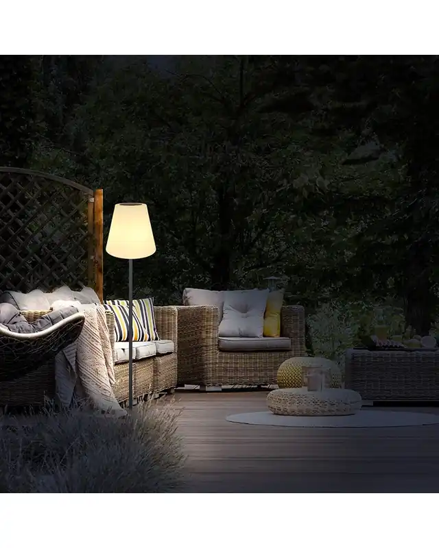 A Buen Precio Lampara de pie solar RGBW con altura regulable 70-150cm con mando a distancia