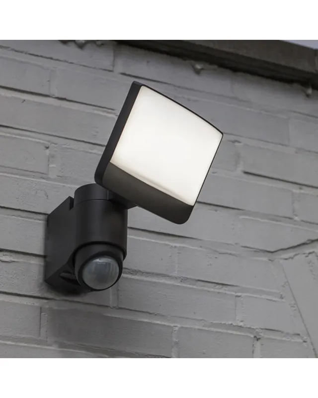 Promoción Aplique de exteriores 24,5cm cabezal oscilante LED 15,4W de sintético y PC gris oscuro IP54 sensor movimiento ajustable