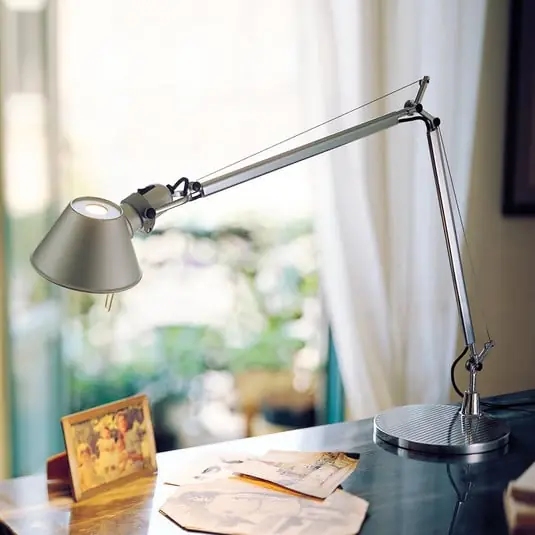 Gran Oferta Tolomeo Lámpara de Sobremesa LED Aluminio con Base Aluminio - Artemide
