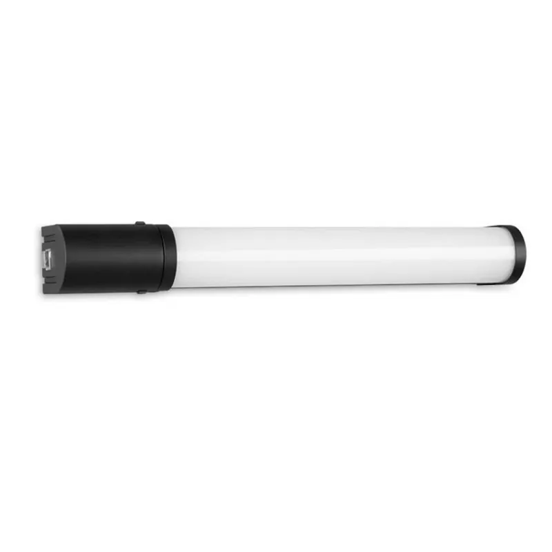 Aplique de pared Piera LED IP44 + Schuko negro o cromo - Trio Económico