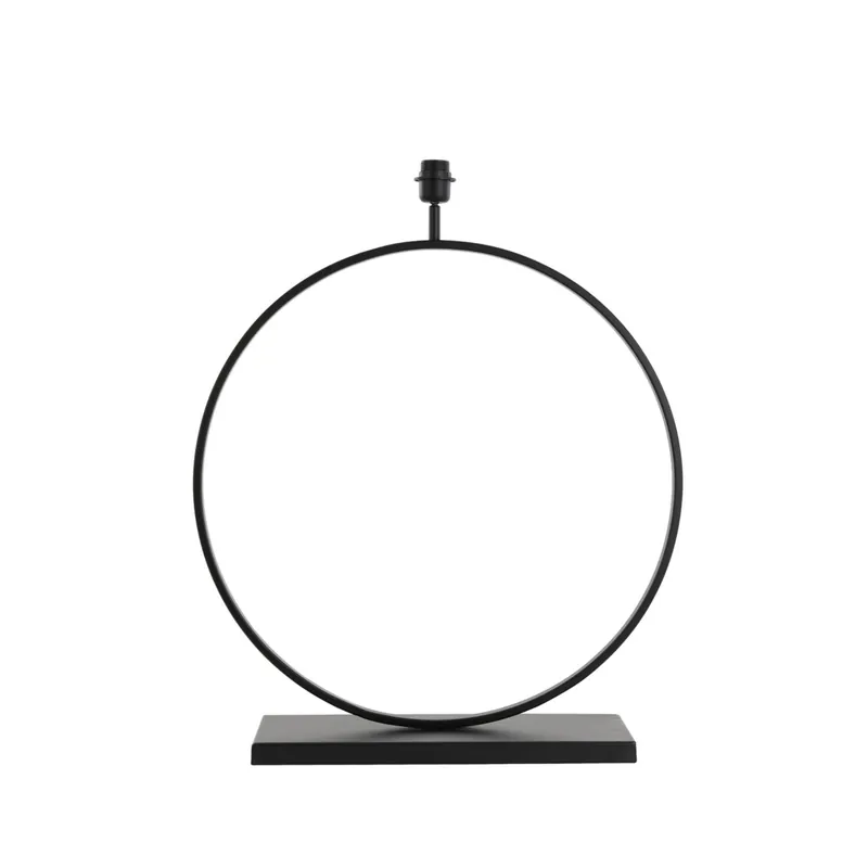 Última Oportunidad Lámpara de mesa negra y moderna de metal, perfecta para cualquier espacio. ✓ Envío gratis desde 50 € ✓ 2 años de garantía. ¡Transforma tu hogar!