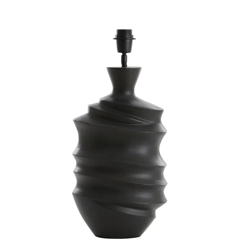 Alta Calidad Lámpara de mesa negra de estilo Japandi, fabricada en metal de alta calidad. ✓ Envío gratis desde 50 € ✓ 2 años de garantía. ¡Ilumina tu hogar!