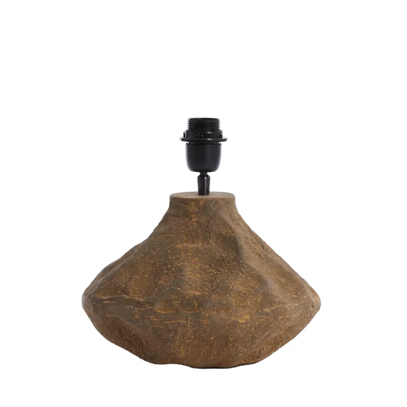 Lámpara de mesa marrón de estilo rústico en metal, ideal para crear un ambiente acogedor. ✓ Gran surtido ✓ 2 años de garantía. Oferta Flash
