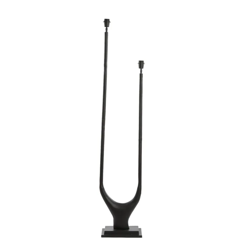 Compra Ahora Descubre la lámpara de pie Gavi en elegante color negro y metal de alta calidad. Perfecta para cualquier espacio. ✓ Envío gratis desde 50 € ✓ 2 años de garantía