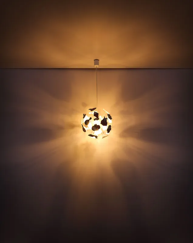 Lámpara colgante multicolor para habitaciones infantiles, con diseño divertido y versatilidad en la luz. ✓ Envío gratis desde 50 € ✓ 2 años de garantía Edición Limitada