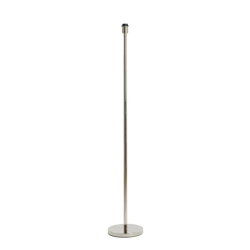Lámpara de pie plateada con diseño clásico y fabricada en metal de alta calidad, ideal para cualquier rincón de tu hogar. ✓ Envío gratis desde 50 € ✓ 2 años de garantía Oferta De Temporada