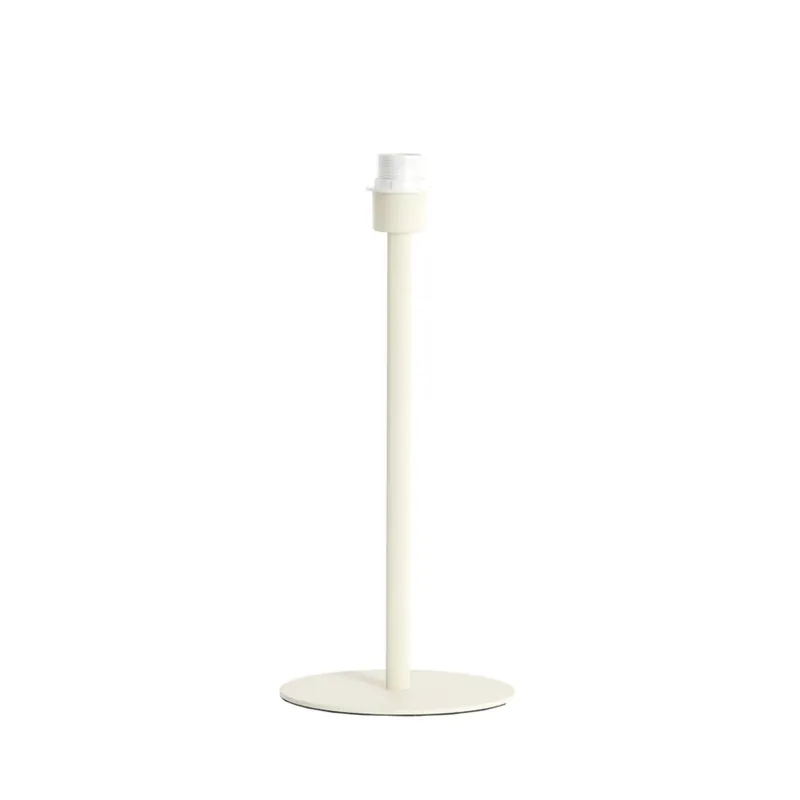 Lámpara de mesa Cerini en beige crema con un elegante diseño metálico. ✓ Envío gratis desde 50 € ✓ 2 años de garantía. Favorito De Clientes