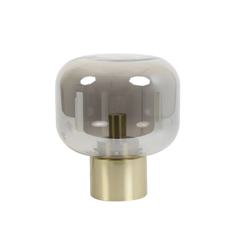 Novedad Lámpara de mesa dorada con elegante pantalla de vidrio, ideal para cualquier espacio. ✓ Envío gratis desde 50 € ✓ 2 años de garantía.