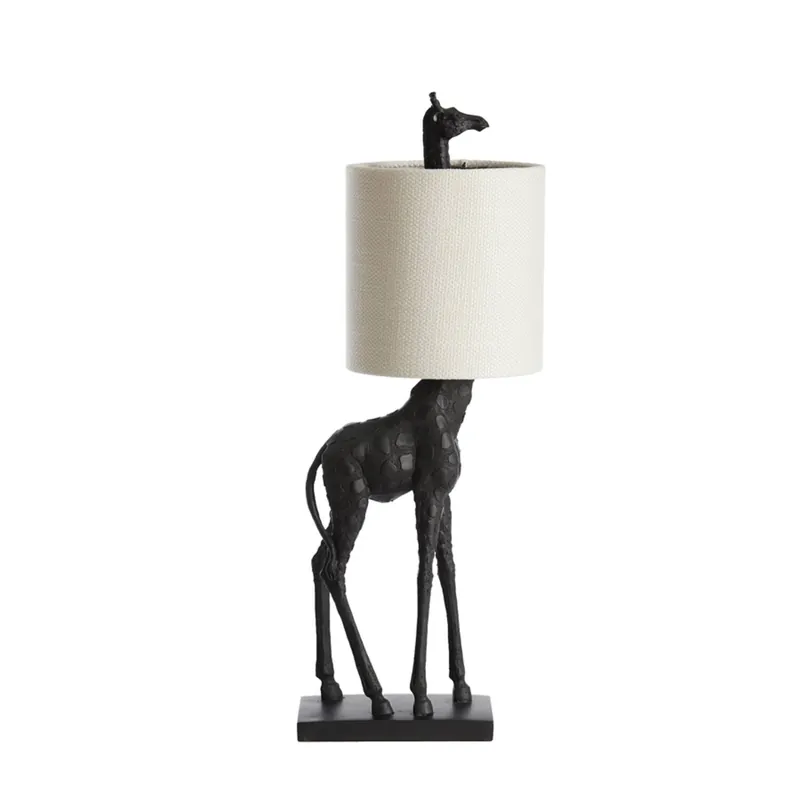A Buen Precio Lámpara de mesa Giraffe negra y elegante, perfecta para cualquier rincón. ¡Ilumina tu espacio con estilo! ✓ Envío gratis desde 50 € ✓ 2 años de garantía