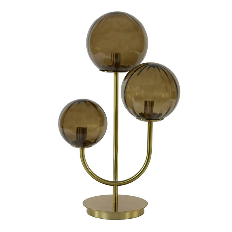 Lámpara de mesa dorada vintage con tres puntos de luz, ideal para dar calidez a tu hogar. ✓ Envío gratis desde 50 € ✓ 2 años de garantía. Garantía Incluida