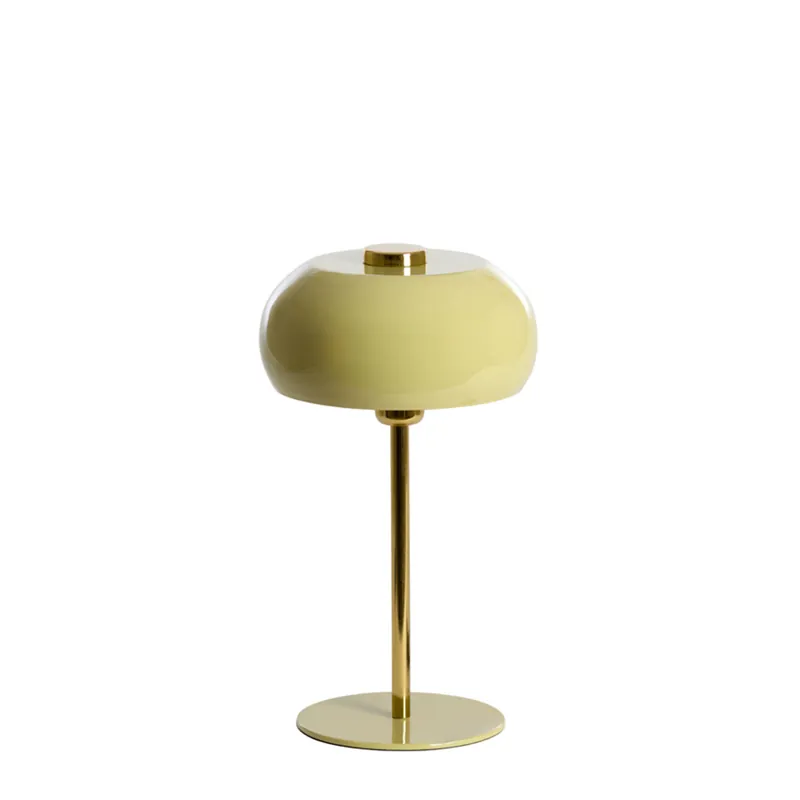 Artesanal Lámpara de mesa verde de estilo vintage, fabricada en metal de alta calidad, ideal para crear un ambiente acogedor en cualquier espacio. ✓ Envío gratis desde 50 € ✓ 2 años de garantía