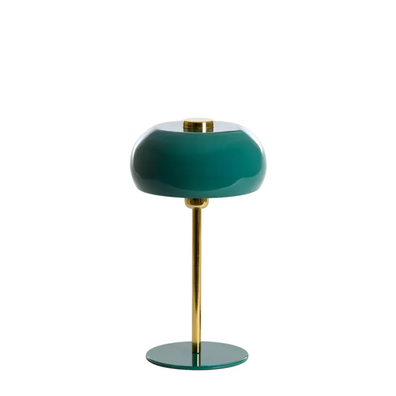 Lámpara de mesa verde de estilo vintage, fabricada en metal y perfecta para cualquier espacio. ✓ Envío gratis desde 50 € ✓ 2 años de garantía. No Te Lo Pierdas